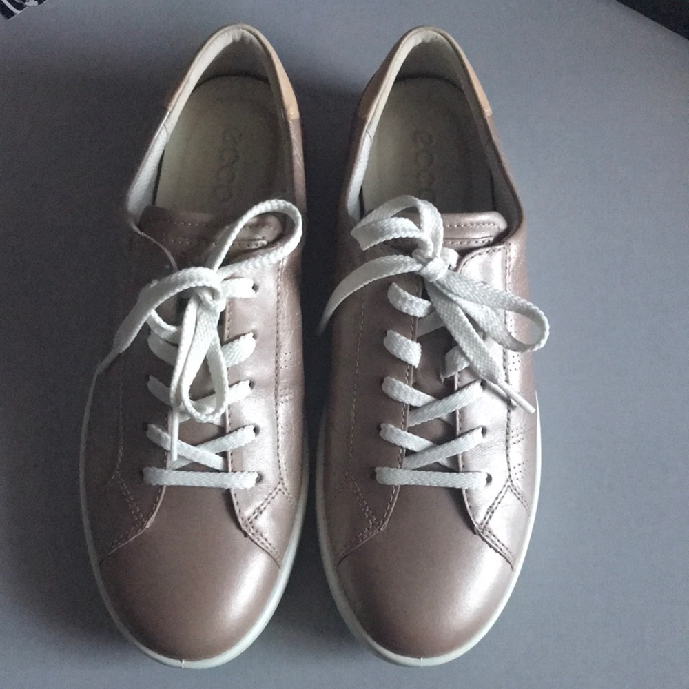 Ecco sneakers sz 7